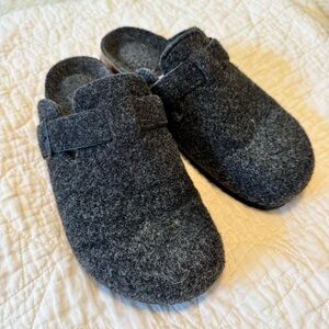 Cushionaire Blue-Gray Wool Slip-On Clog Shoes